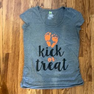 Size small maternity t shirt ”kick or treat”